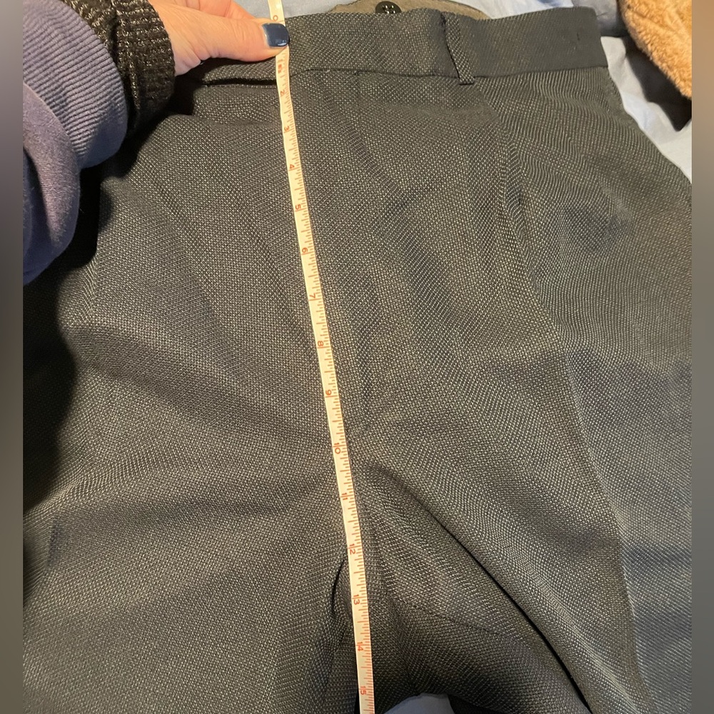 Vintage Hugo Boss wool suit. 44L. Charcoal Blue. Excellent condition. - Picture 8 of 12